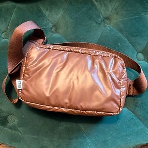 NWOT Beis Expandable Pouch - color Maple - sold out online!